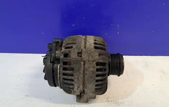 Volvo XC90 Generator/alternator 30667894 0124525060