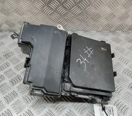 Nissan X-Trail T31 Fuse module 7154632430