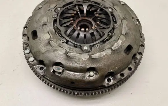Skoda Octavia Mk2 (1Z) Flywheel 324035510 124035410