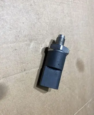 Fuel pressure sensor