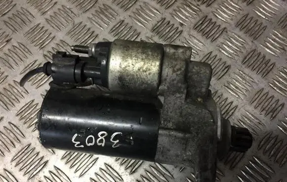 Volkswagen Golf V Starter motor 02e911023l 0001123036