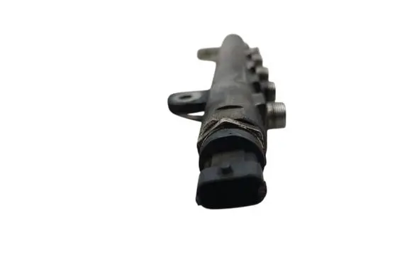 Opel Astra F Fuel injector supply line/pipe 