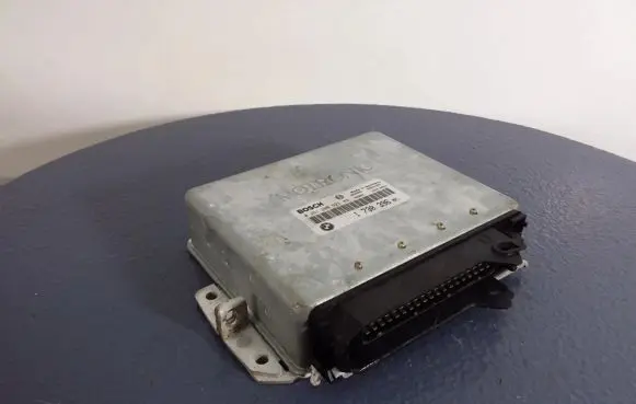 BMW 7 E32 Engine control unit/module ECU 0261200523