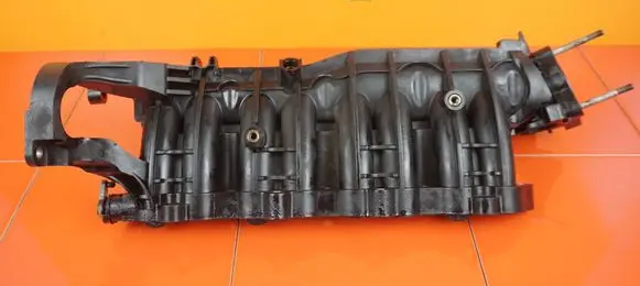 Hyundai i40 Intake manifold SSACY 19MB8