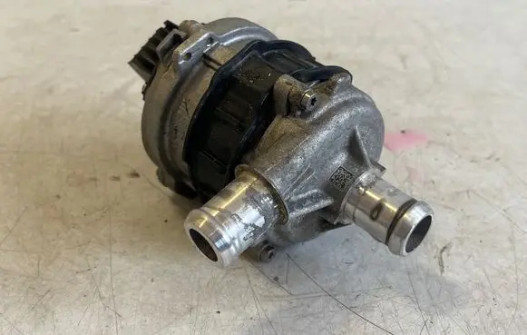 Porsche Taycan 9J1 Electric auxiliary coolant/water pump 9J1965567F