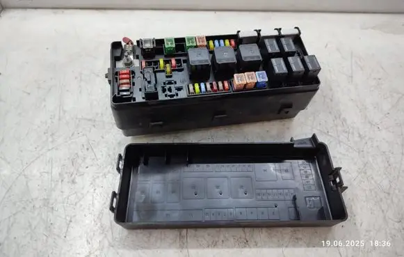 Chrysler 300 - 300C Fuse box set 58835A