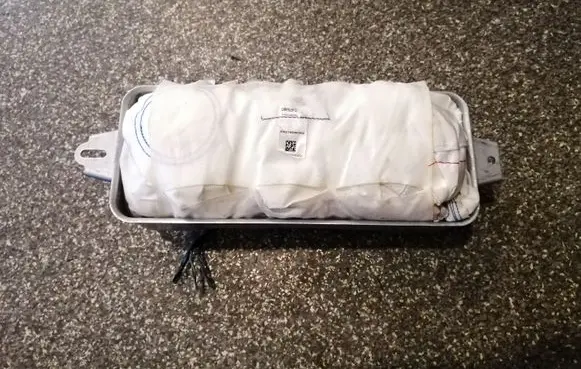 Dodge Durango Passenger airbag P68195937AA