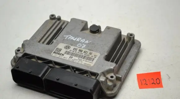 Volkswagen Touran I Engine control unit/module 03G906021MG 03G906021AB 0281014043