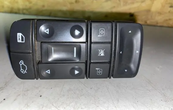 Opel Vectra C A set of switches 09185954 02141T
