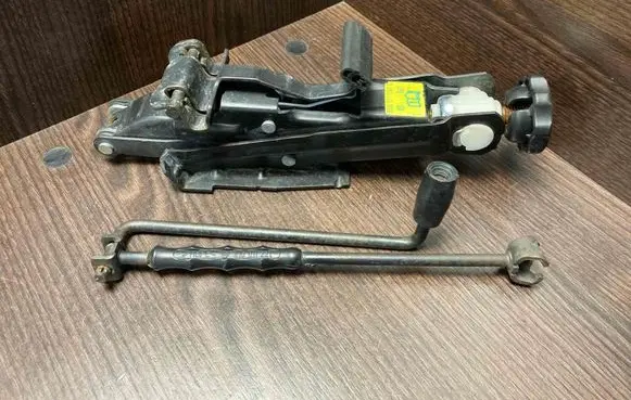Volkswagen Polo Lift Jack 6N0011031C 1H0011221
