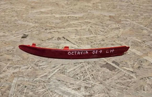 Skoda Octavia Mk2 (1Z) Rear tail light reflector 1Z0945105A