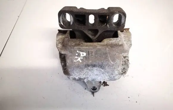 Skoda Octavia Mk1 (1U) Engine mount bracket 1j0199555