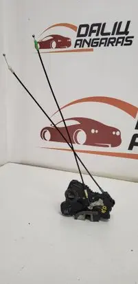 Toyota Verso Front door lock A046693