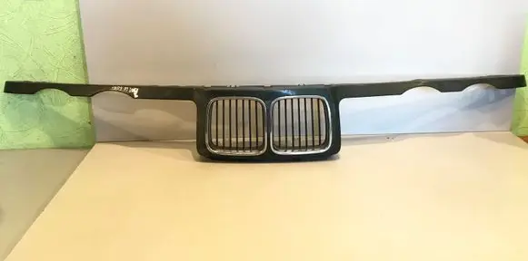 BMW 5 E34 Front bumper upper radiator grill 51131973825