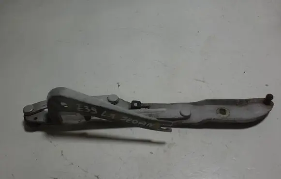 BMW 5 E39 Tailgate/trunk/boot hinge 8159397