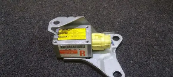 Toyota Camry Airbag deployment crash/impact sensor 8986033030 89860-33030
