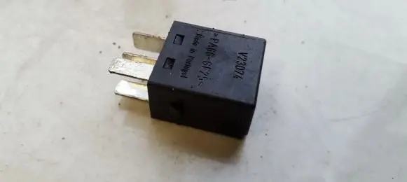 Mitsubishi Space Star Other relay MB953382