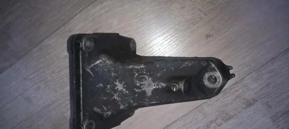 Mercedes-Benz E W210 Engine mounting bracket 1112230904