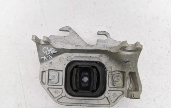 Nissan Juke II F16 Engine mount bracket 112531060R