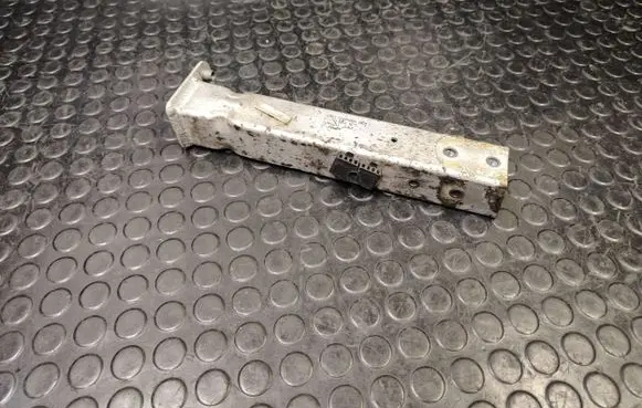 Audi A8 S8 D4 4H Front bumper mounting bracket 4H0806063E