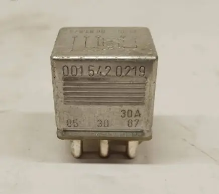 Mercedes-Benz 380 560SEC C126 Other relay 0015420219