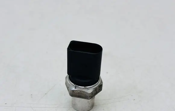 Volkswagen Golf VII Air conditioning (A/C) pressure sensor 4H0959126A