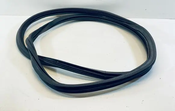Audi A4 S4 B8 8K Rubber seal rear door 8K5833721E
