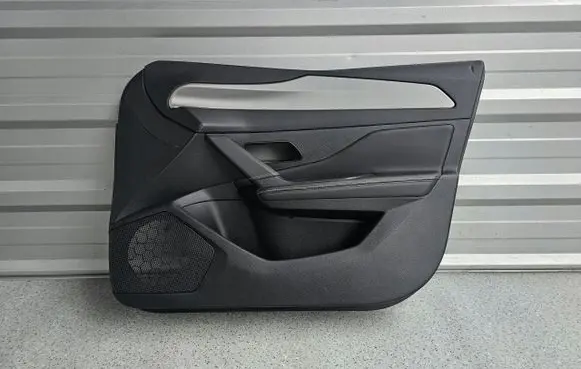 Peugeot 3008 I Front door card panel trim