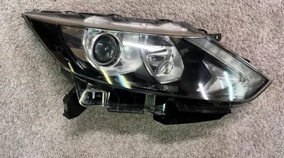 Nissan Qashqai Headlight/headlamp 10018013