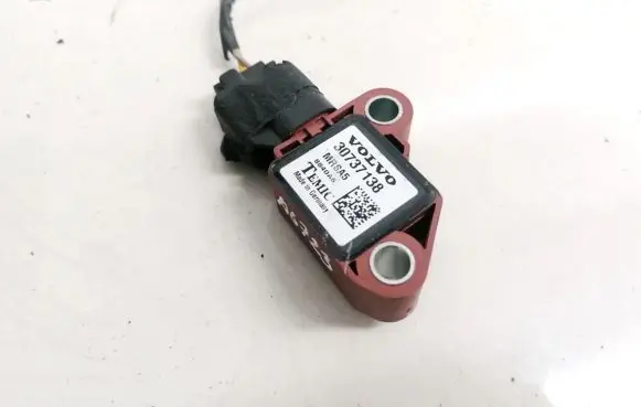 Volvo V50 Airbag deployment crash/impact sensor 30737138 8840A6