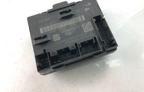 Volkswagen PASSAT B8 Other control units/modules 5Q0959592E