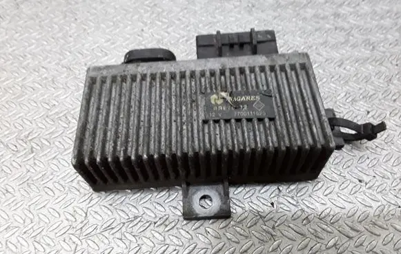 Renault Kangoo I Glow plug pre-heat relay 7700111525