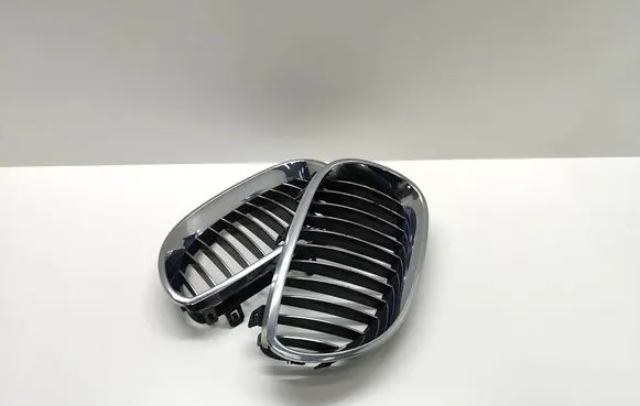BMW 5 E60 E61 Front grill 7027061 7027061AI07 51137027061