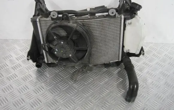 BMW 2 Active Tourer U06 Coolant radiator 8404406