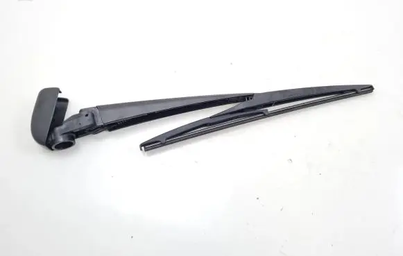 Rear wiper blade arm
