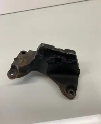 Opel Astra H Engine mounting bracket 332253673 13180381