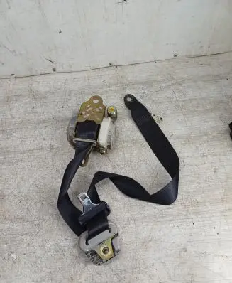 Toyota Corolla Verso E121 Front seatbelt 7K3420P 0431058