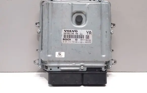 Volvo V70 Engine control unit/module 30785100 0281012765
