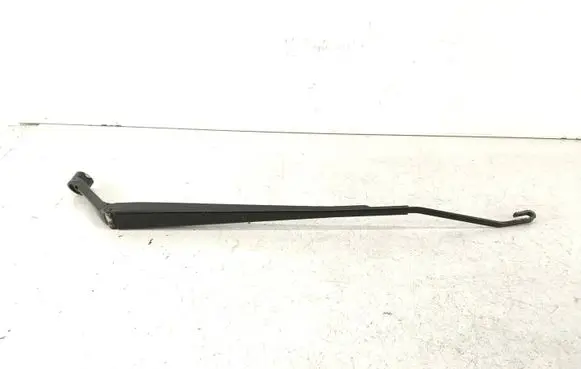 Front wiper blade arm