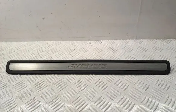 Toyota Avensis T270 Front sill trim cover 6791105030