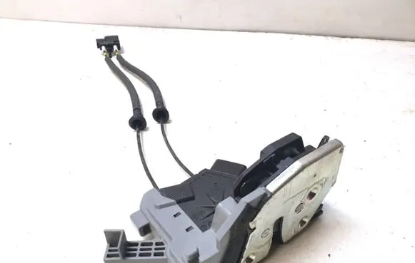 KIA Sorento Rear door lock 81420C5000