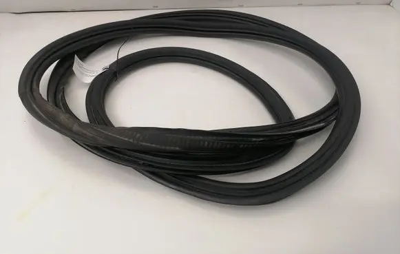 Mercedes-Benz Vito Viano W639 Front door rubber seal A6396970098