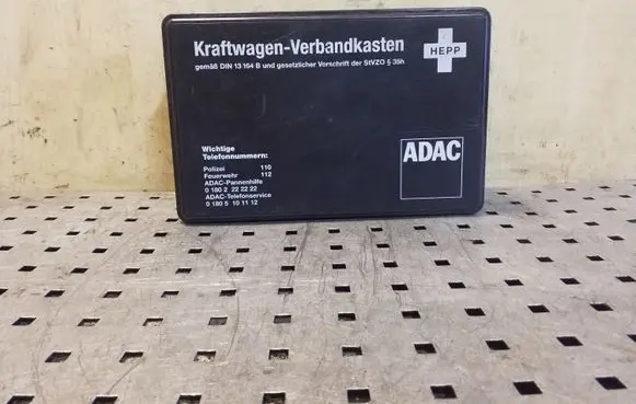 Volkswagen Transporter - Caravelle T5 First aid kit 