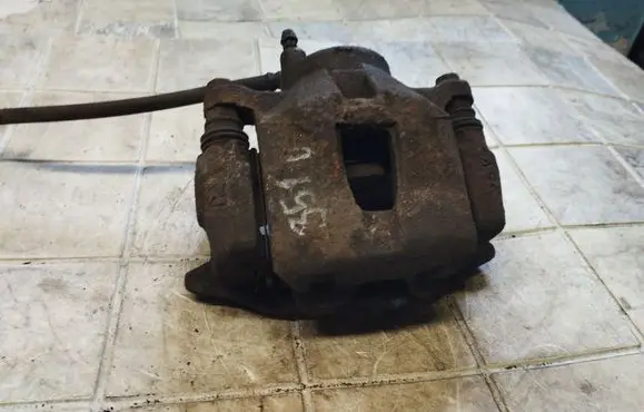 Front brake caliper