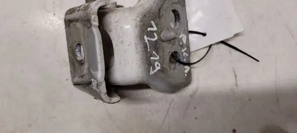 Citroen Berlingo Front door lower hinge