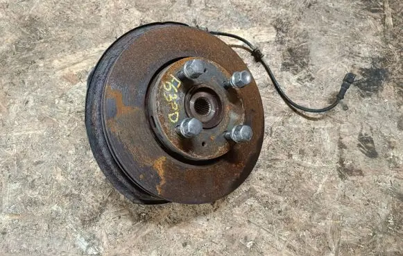 Volvo S40, V40 Front wheel hub spindle knuckle