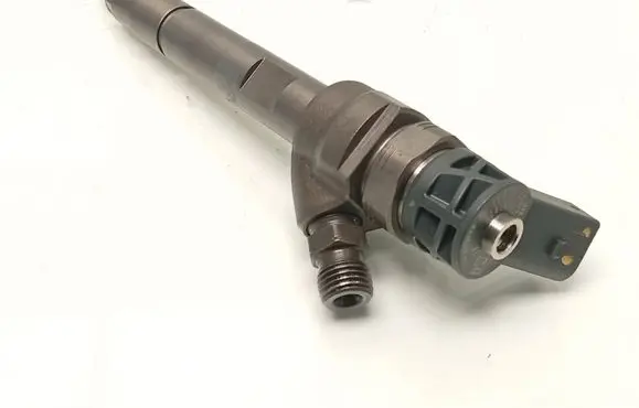 BMW 5 F10 F11 Fuel injector 7810702 0445110617
