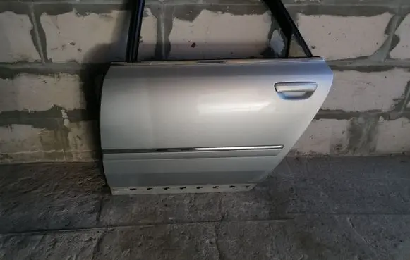 Audi A8 S8 D3 4E Rear door