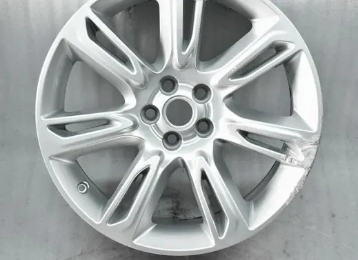 Land Rover Discovery Sport R19 alloy rim 