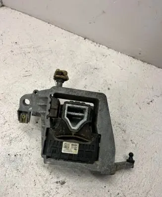BMW 2 F46 Engine mount bracket 6875630 17276810 310216